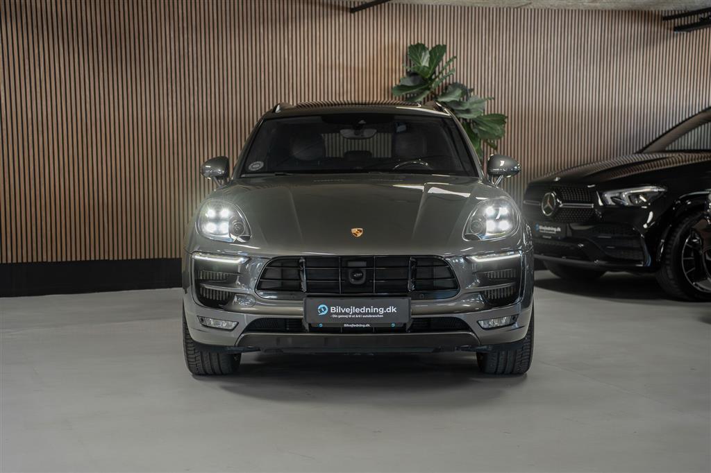Porsche Macan Turbo 3,6 PDK 400HK 5d 7g Aut. – Miniature 2