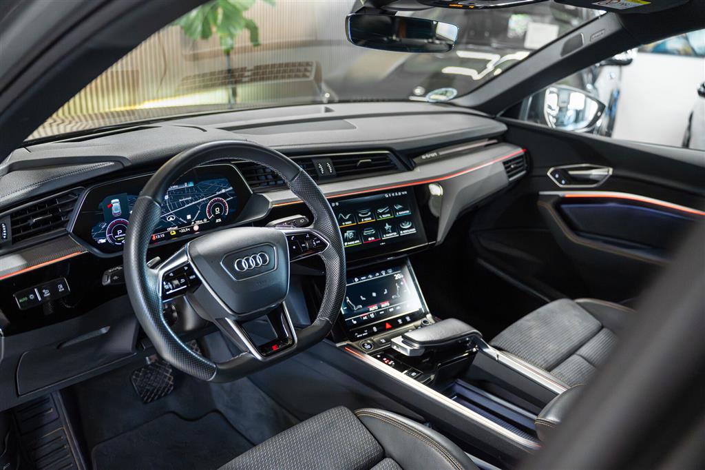 Audi E-tron 55 S Line Quattro 408HK 5d Aut. – Miniature 11