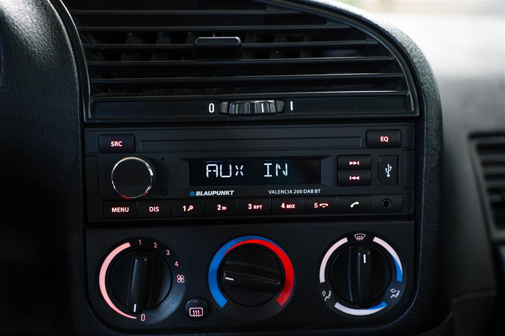BMW 323i 2,5 170HK 2d – Miniature 16