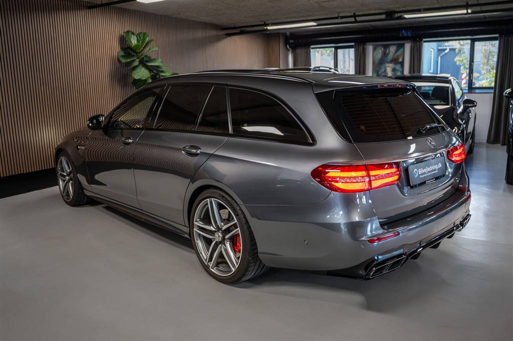 Mercedes-Benz E63 AMG S T 4,0 V8 4Matic 612HK Stc 9g Aut. – Miniature 7