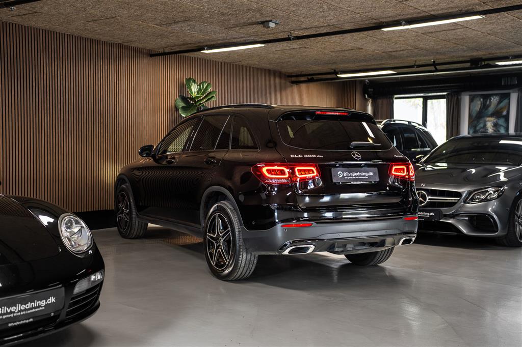 Mercedes-Benz GLC300 de 2,0 Plugin-hybrid AMG Line 4Matic 9G-Tronic 306HK 5d 9g Aut. – Miniature 7