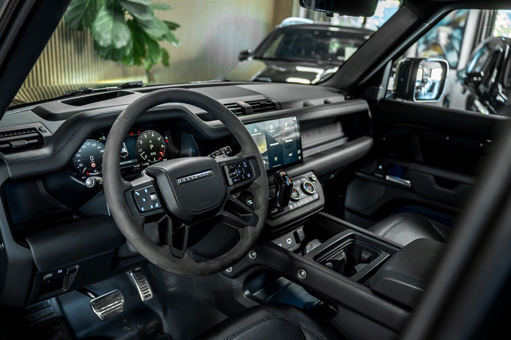 Land Rover Defender 110" 5,0 AWD 525HK 5d 8g Aut. – Miniature 9