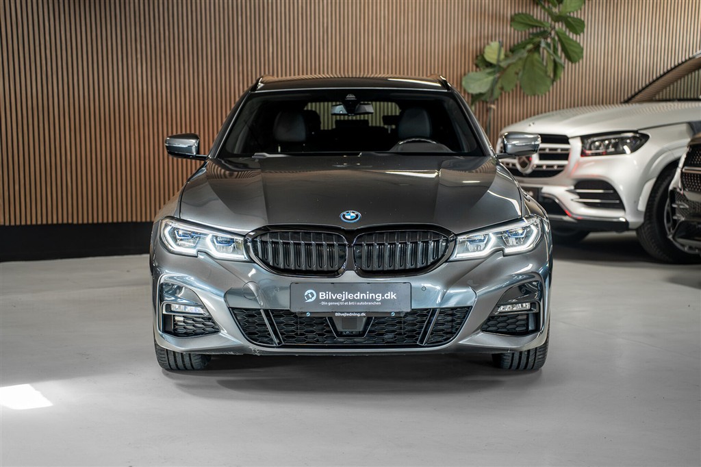 BMW 330e Touring 2,0 Plugin-hybrid M-Sport XDrive Steptronic 292HK Stc 8g Aut. – Miniature 2