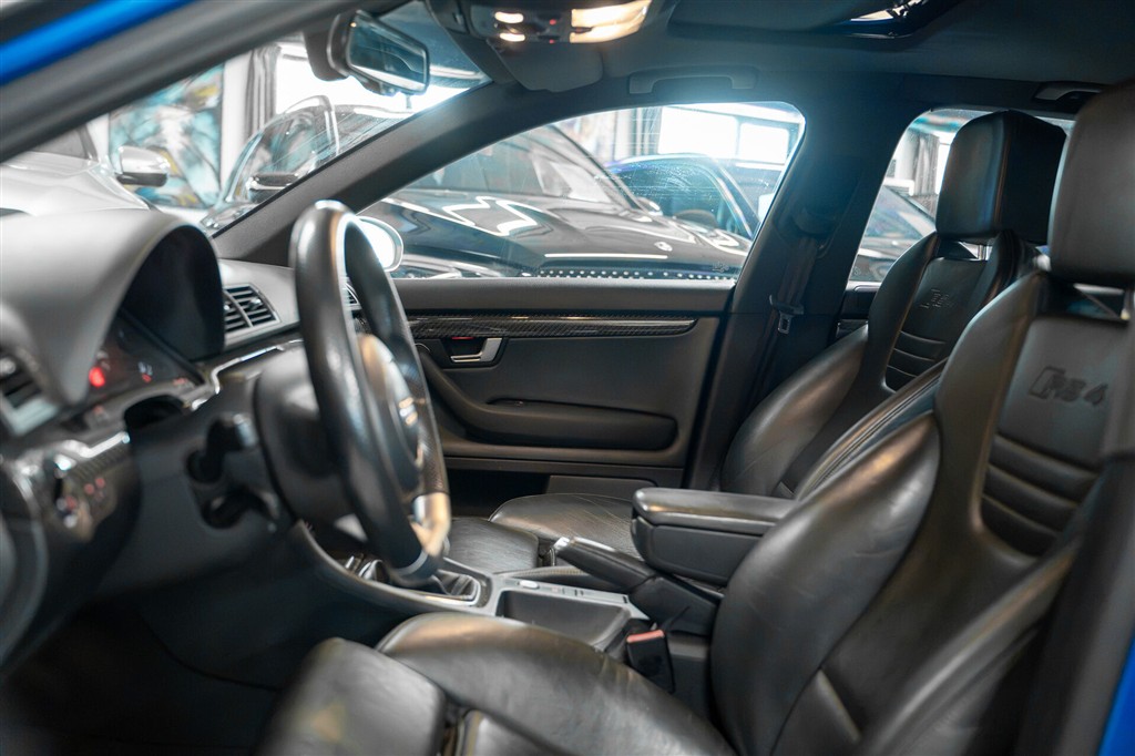 Audi RS 4 4,2 Quattro 420HK 6g – Miniature 10