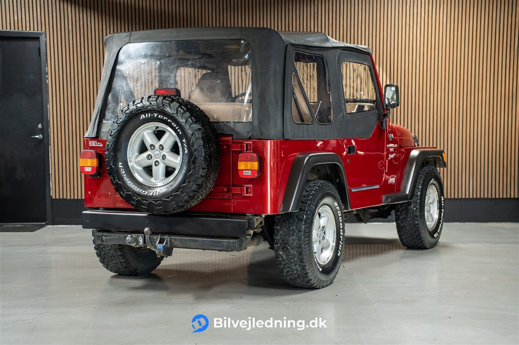 Jeep Wrangler 4,0 Sport 4x4 177HK 2d Aut. – Miniature 7