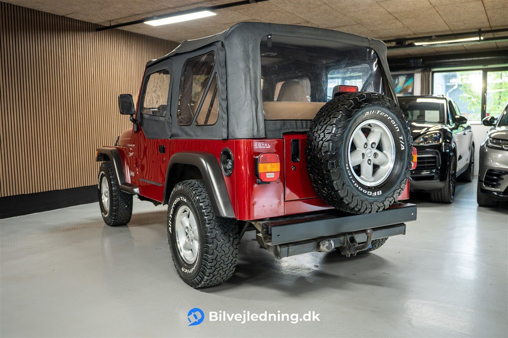Jeep Wrangler 4,0 Sport 4x4 177HK 2d Aut. – Miniature 8