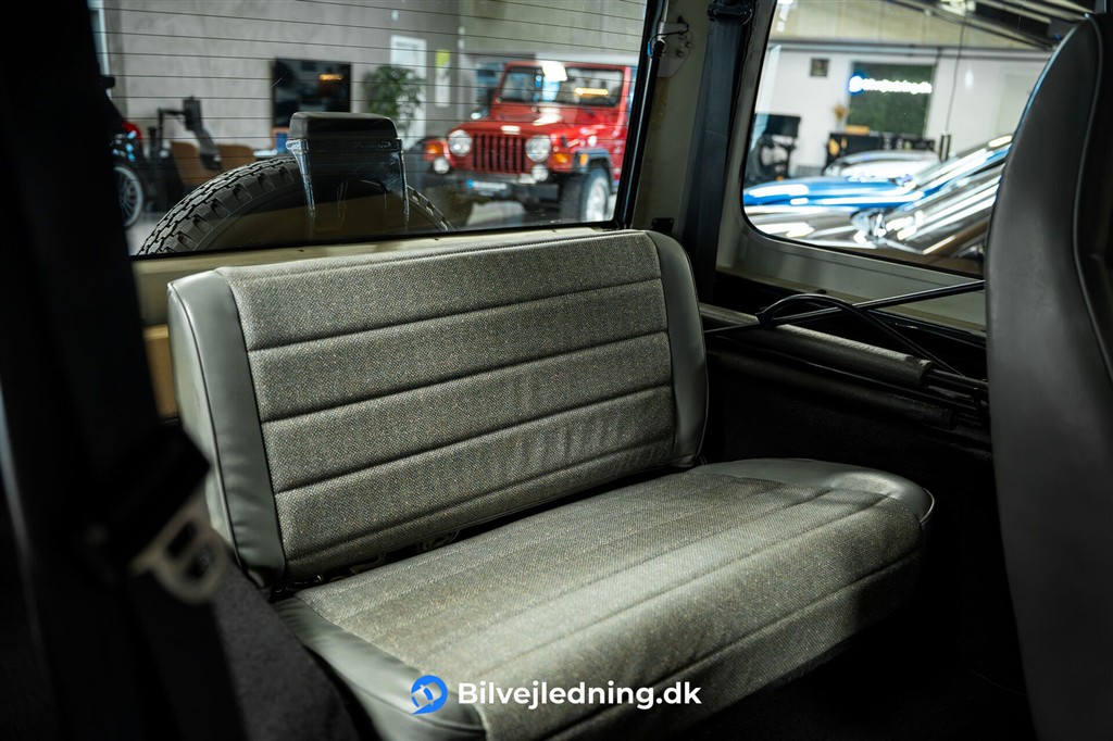 Jeep Wrangler 2,5 Sport 4x4 118HK 2d – Miniature 15